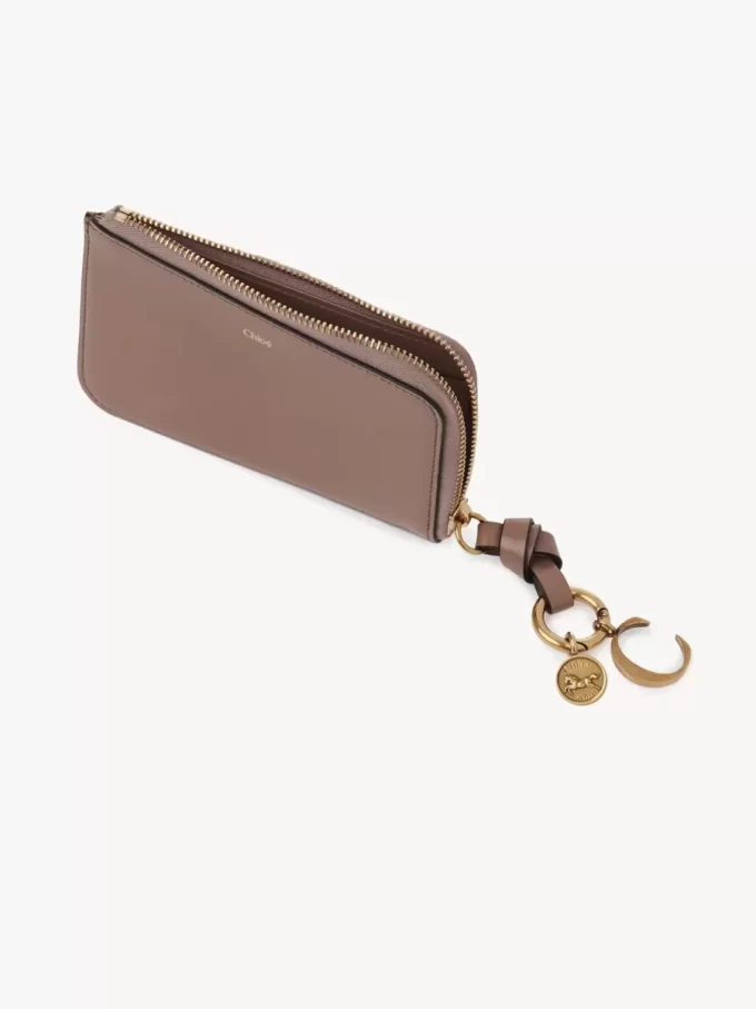 Alphabet purse in shiny leather Alphabet purse in shiny leather