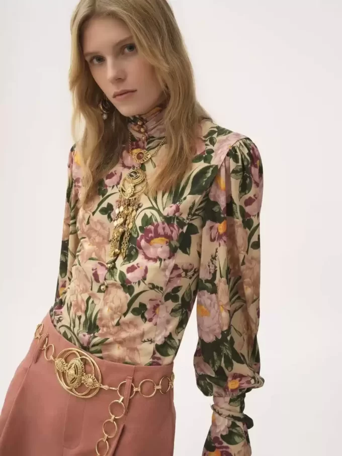 Buttoned mock-neck top in wool jersey