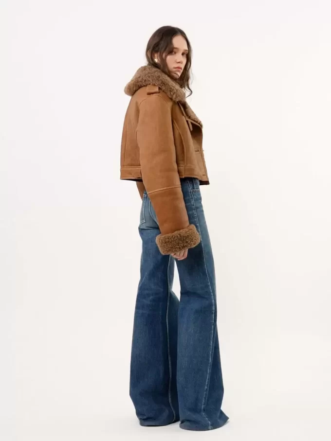 Cropped boxy jacket in leather Cropped boxy jacket in leather