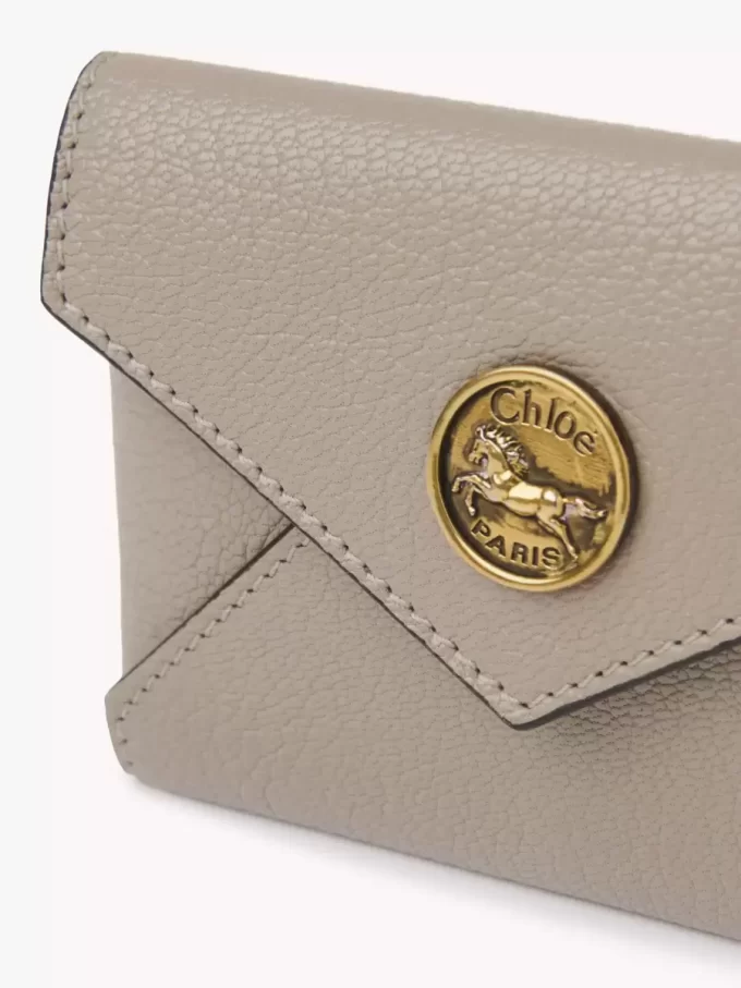 Envelope card holder in grained leather