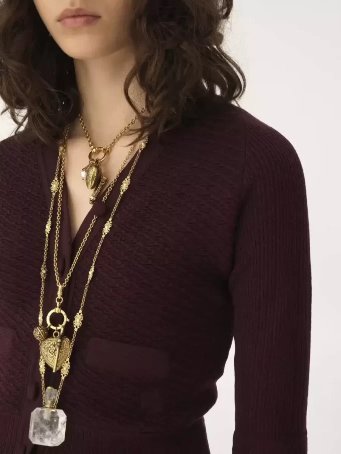 Fitted V-neck cardigan in a wool knit