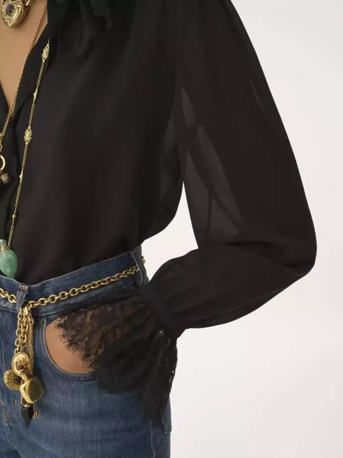 Fluid blouse in silk georgette & lace