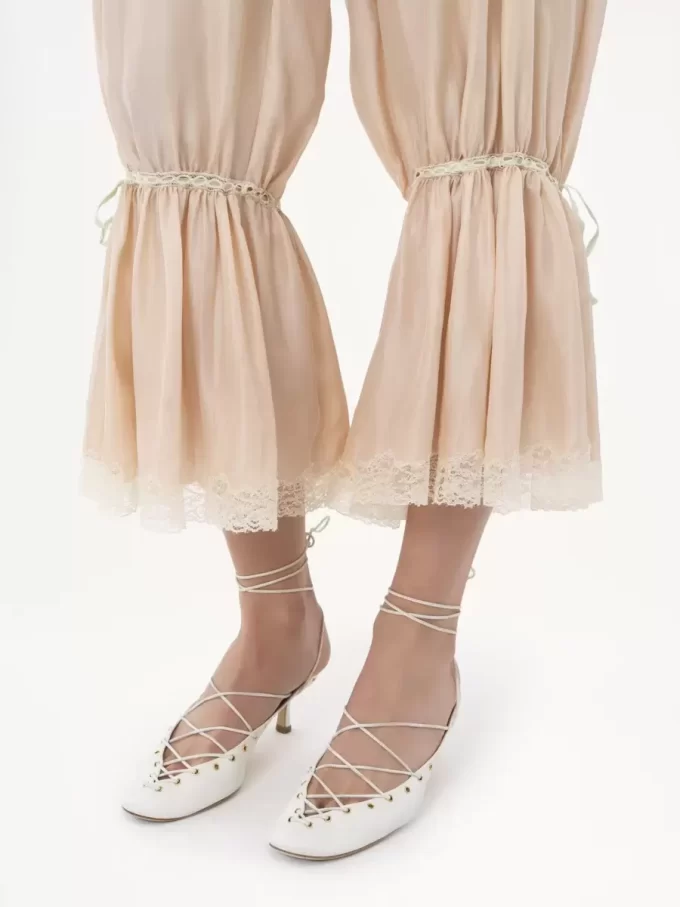 Fluid cropped pants in washed silk pongé & lace