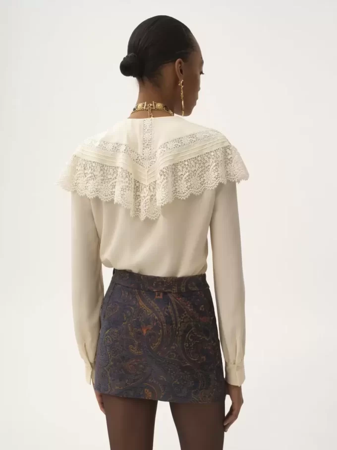 Gathered blouse in crêpe de chine & lace