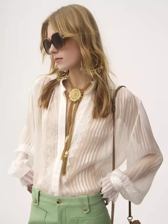 Gathered blouse in silk mousseline & lace