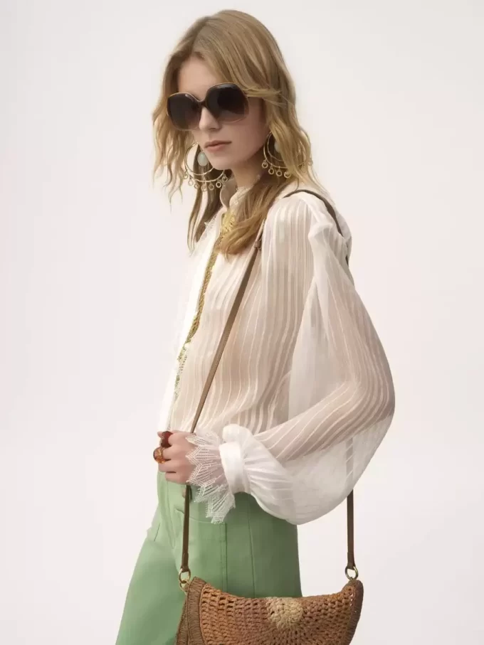 Gathered blouse in silk mousseline & lace