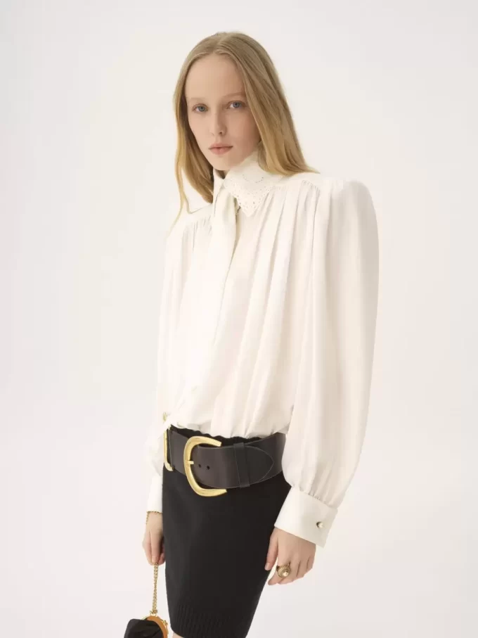 Gathered scarf-tie blouse in crêpe de chine & lace