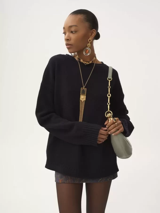 Logo sweater in a wool & cashmere knit