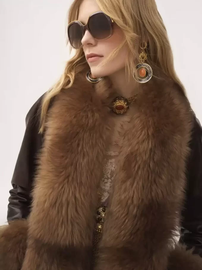 Long column coat in leather