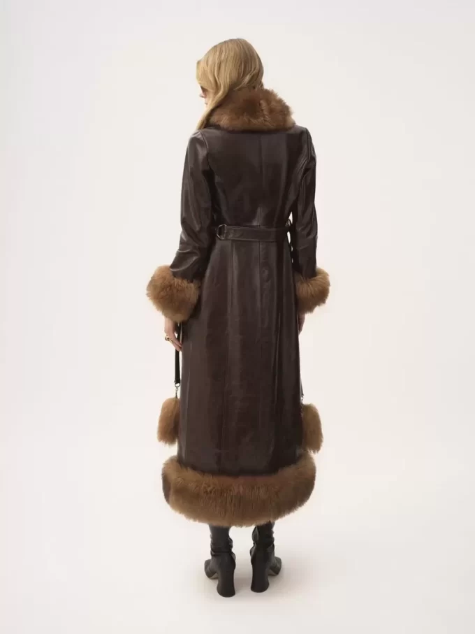 Long column coat in leather