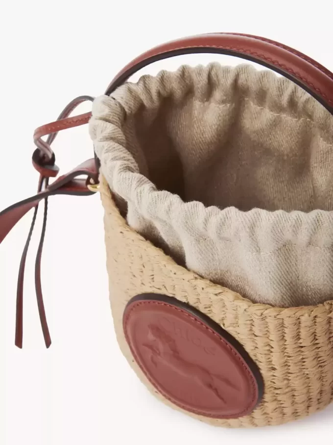 Mini Horse Medal basket in natural fibers