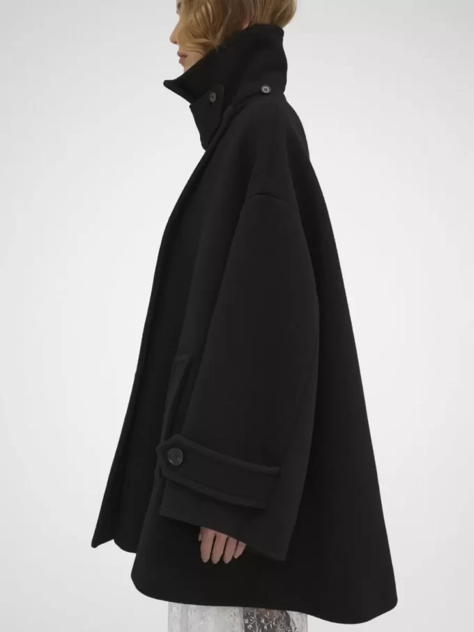Oversized coat in wool