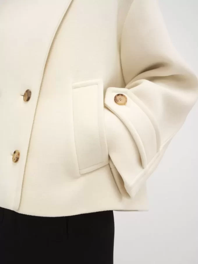 Oversized short coat in wool