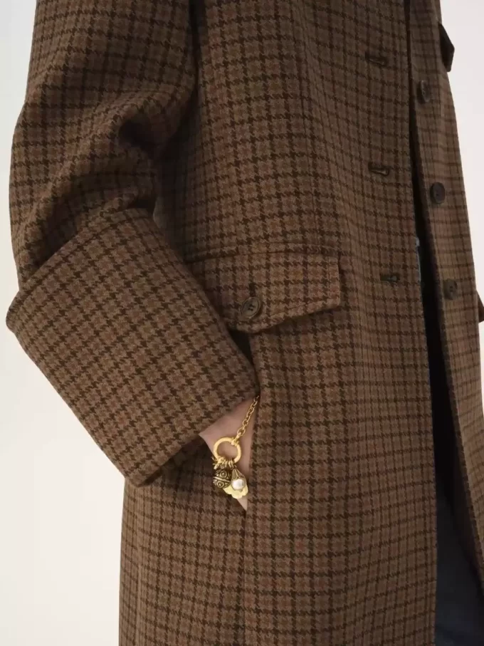 Riding coat in houndstooth wool