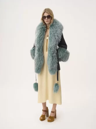 Short coat in leather