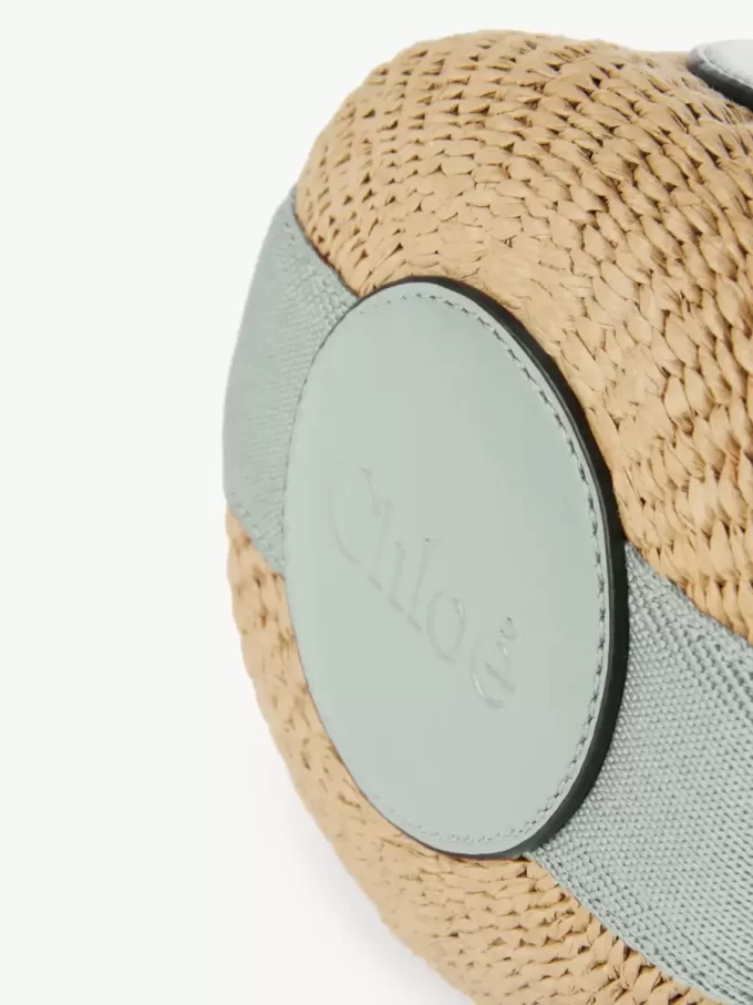 Small Horse Medal basket in natural fibers