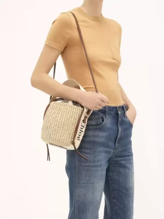 Small Woody basket in natural fibers