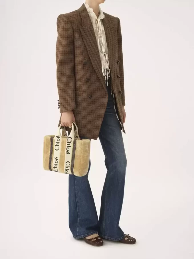 Small Woody tote bag in shearling