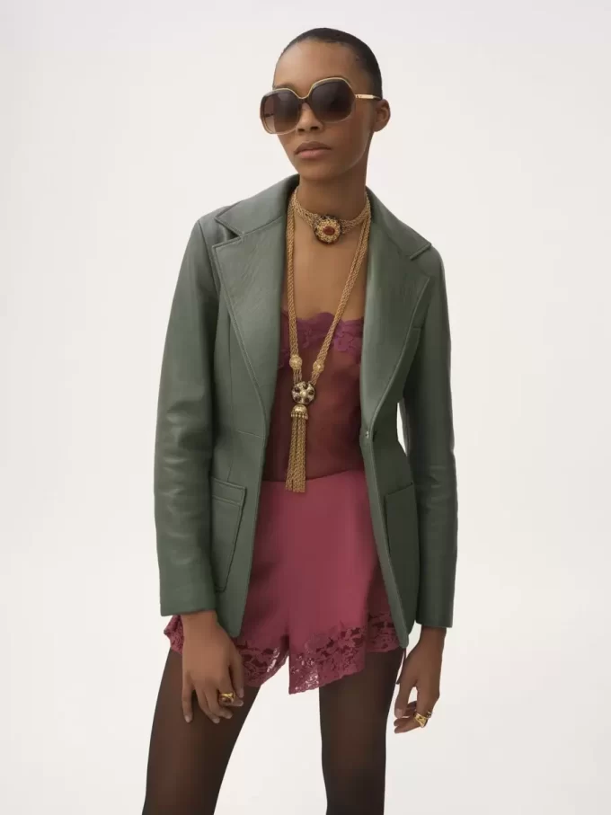 Tailored jacket in leather