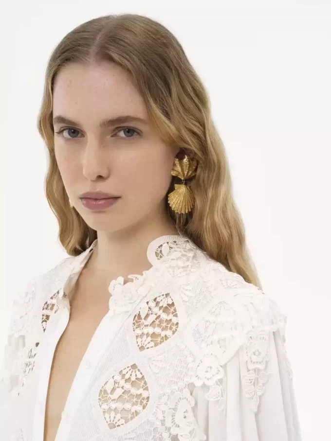 The Chloé Shells earrings