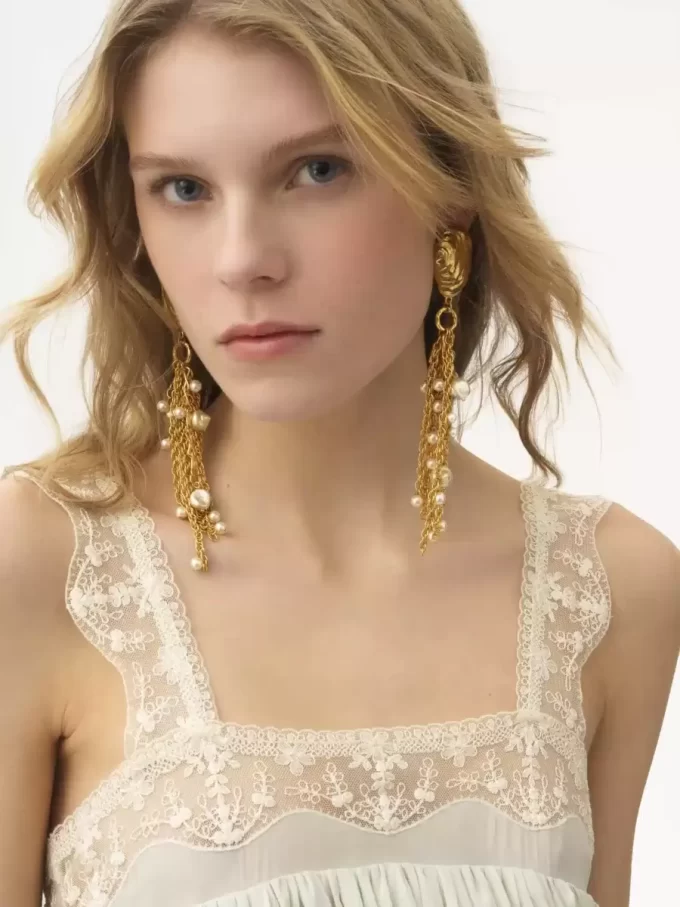 The Chloé Shells earrings