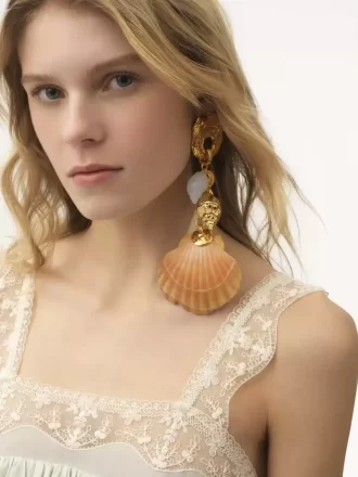 The Chloé Shells mono earring