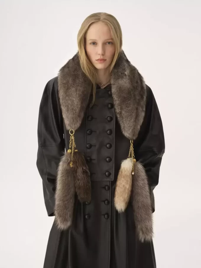 The Treasure Tails scarf in shearling